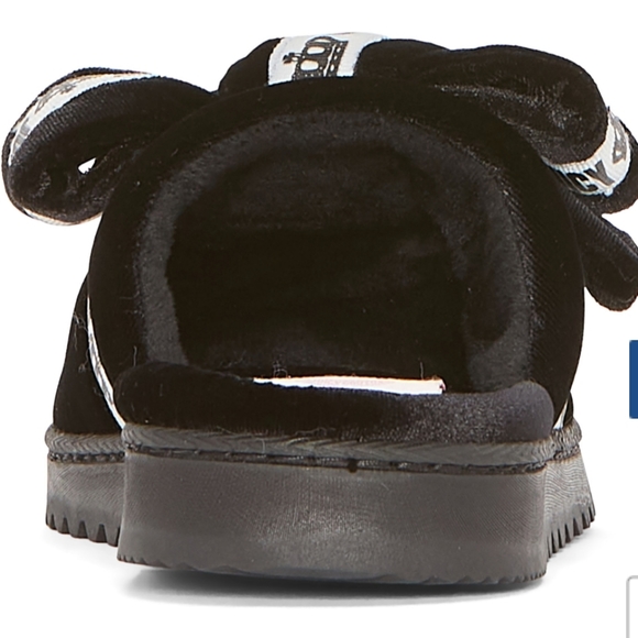 Juicy Couture - Picture 10 of 17